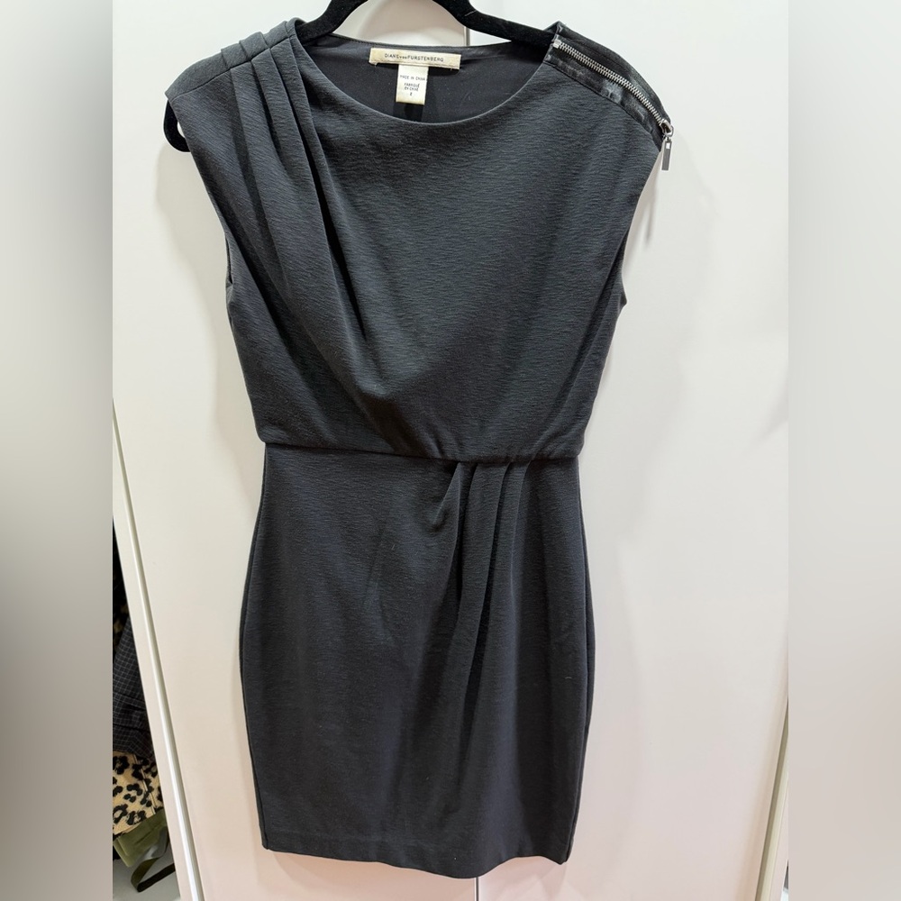 Diane Von Furstenberg Elegant One Shoulder Dark Gray Dress
